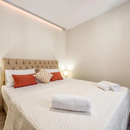 Arch Corfu * Corfu (city)