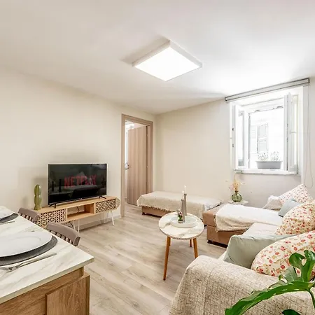 Arch Corfu * Corfu (city)